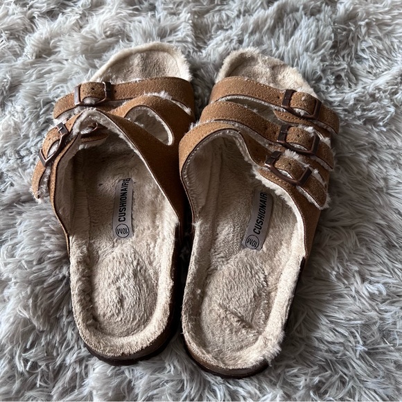 Cushionaire | Fur lined sandals - Picture 3 of 5